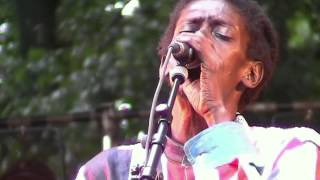 Video thumbnail of "Cheikh Lo - LIVE at Afrikafestival Hertme 2006"