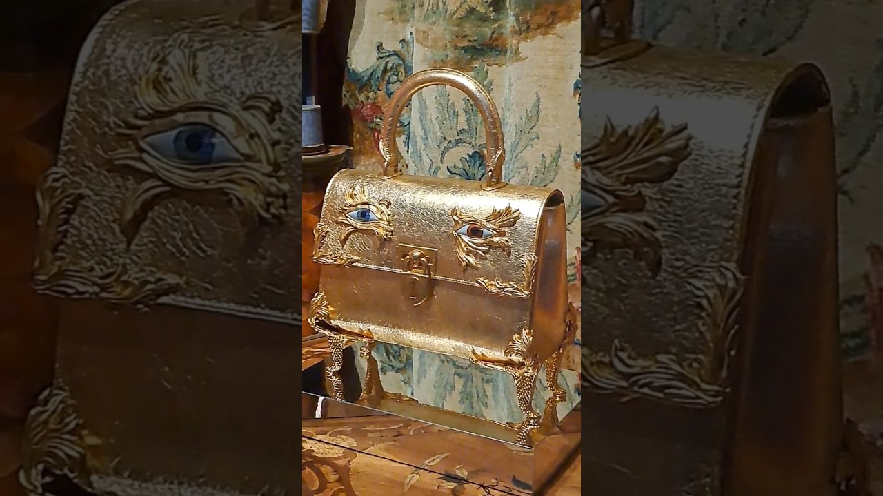 Как так можно придумать!? Сумочка с 👁👁