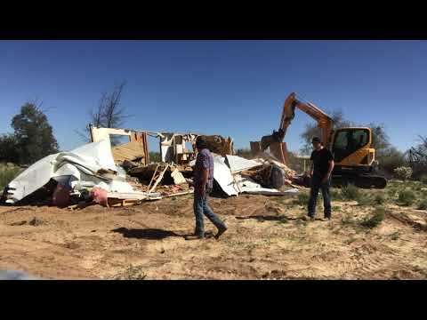 hyundai-60-excavator-doing-demo