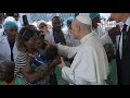 LEÓN XIV visita el HOSPITAL Saint Paul y se detiene ante el DOLOR de los PACIENTES