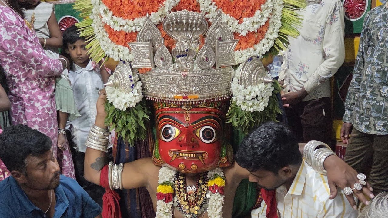 ಶಿವರಾತ್ರಿ ಮತ್ತು ಶ್ರೀ ಯುತ ಓಂಕಾರಪ್ಪನವರ ಹುಟ್ಟು ಹಬ್ಬದ ಪ್ರಯುಕ್ತ ಶ್ರೀ ಮೂಲಸ್ಥಾನ ದುರ್ಗಮ್ಮನವರ ಅದ್ದೂರಿ ಉತ್ಸವ 