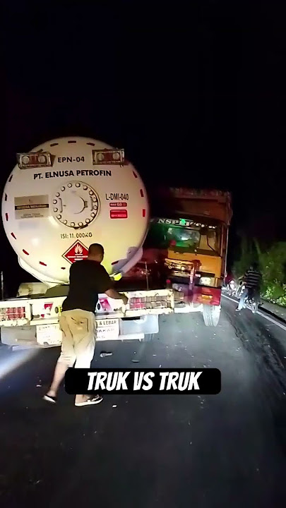 Kecelakaan malam ini.  #viralvideo #trending