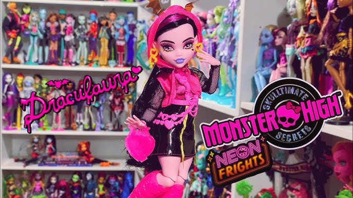 Monster High 12.75'' Skulltimate Secrets Neon Frights Ghoulia Yelps Fashion  Doll