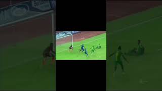 Yanga imetoka mbali...Tazama mauzauza ya Yikpe hapa utacheka!