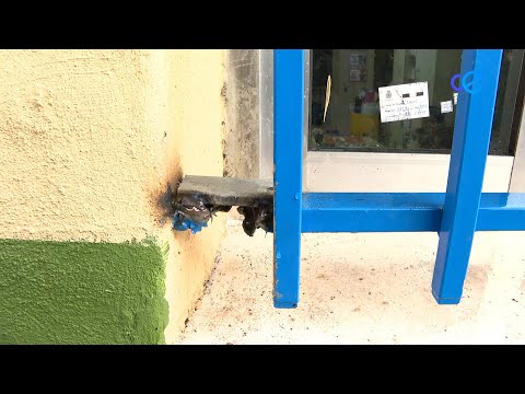 La policía investiga el robo de al menos 4 ordenadores en el colegio de Benzú