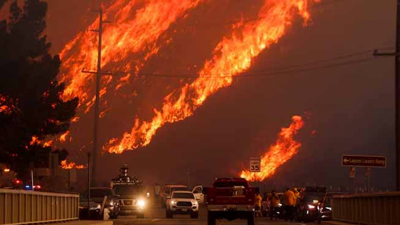 Hughes Fire burns in the mountains north of Los Angeles - YouTube