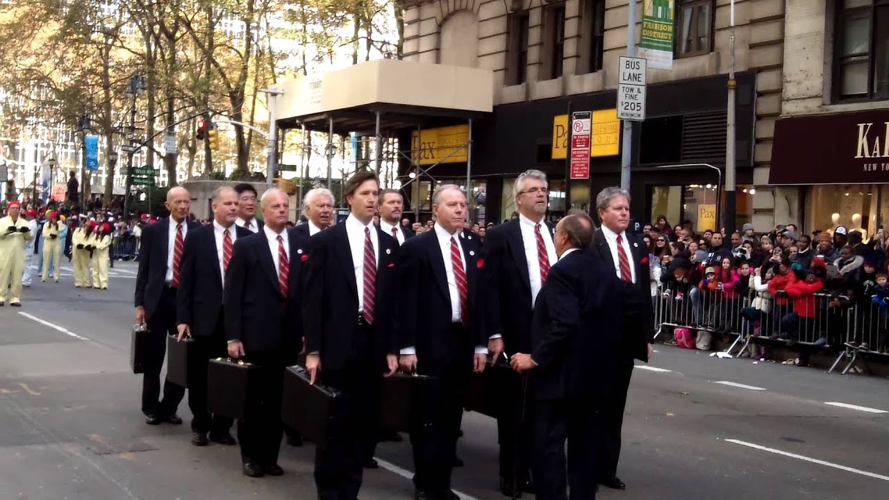 Thanksgiving Day Parade~NYC~2012~Businessmen Strut~NYCParadelife - YouTube