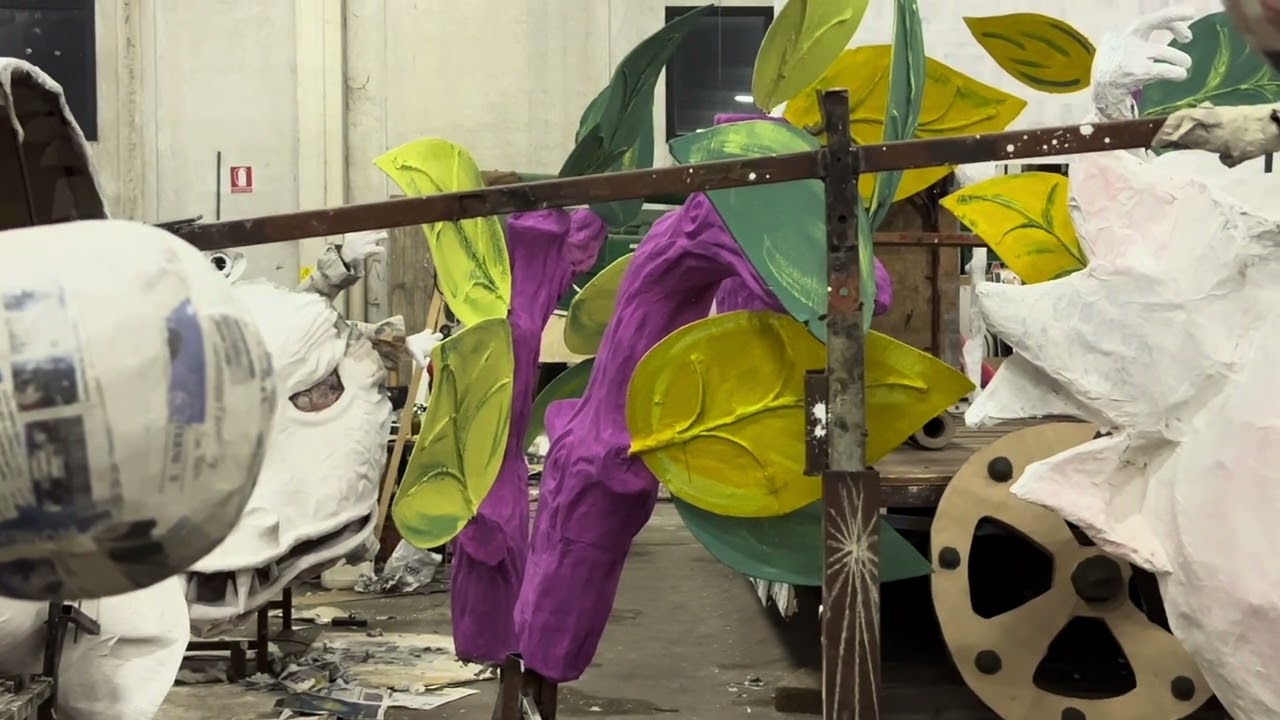 Carnevale aradeino, tutto pronto per la parata dei carri