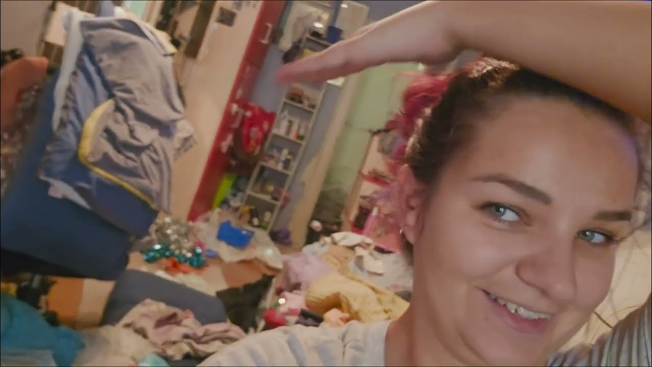 Уборка / Гуляем в снег /Cleaning / Walking in the snow