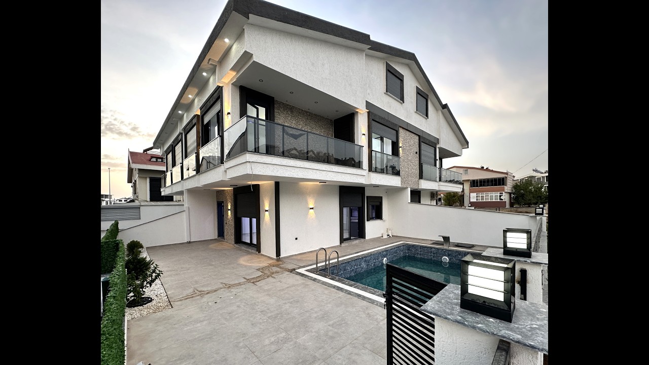 13.750.000TL DİDİM EFELER MH.DE ÖZEL OTOPARK VE HAVUZLU 4+1 VİLLA