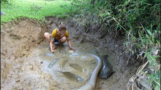 Unique Fishing - The Girl Used The Pump To Suck All The Water In The Lake. The Unexpected Happened