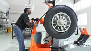 Tread Building video - Retreading (Elgi Rubber Co.)