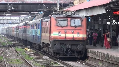 Over 110 Years Old Legend Amritsar Mumbai Pathankot Express Arrives With Smooth Braking At Dadar !!!