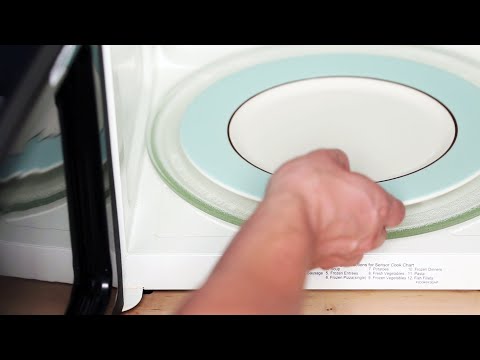 how-to-warm-dinner-plates-—-is-the-microwave-safe?