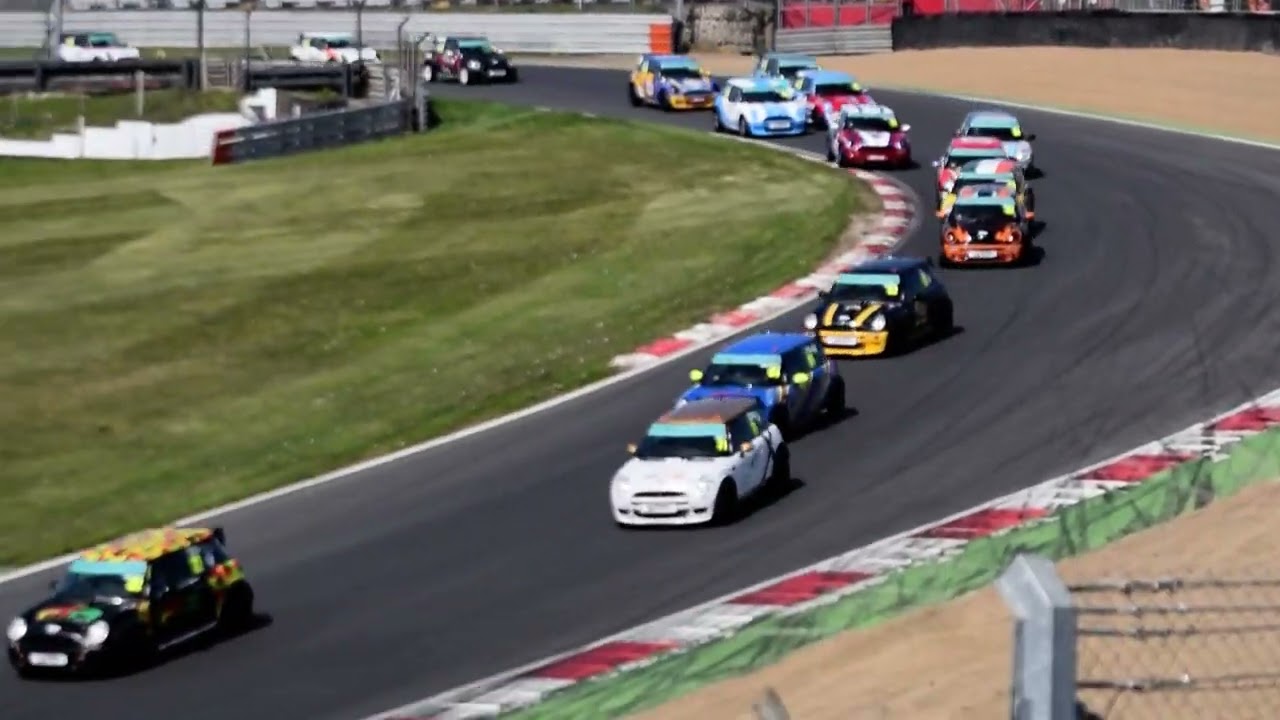 Mini Challenge Trophy 2023 at Brands Hatch Red Flag Crash