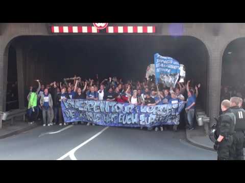 Nordkurve Gelsenkirchen auf dem Weg vom Bruchweg-Stadion in Mainz zum Hbf. FSV Mainz 05 - FC Schalke 04 0:0 (2009/2010) Ohoo, International Schalke international Die Eurofighter sind wieder da!