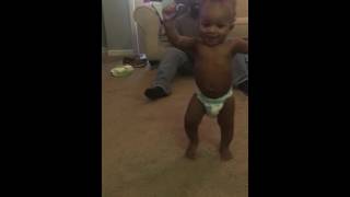 7 month old baby walking! - YouTube