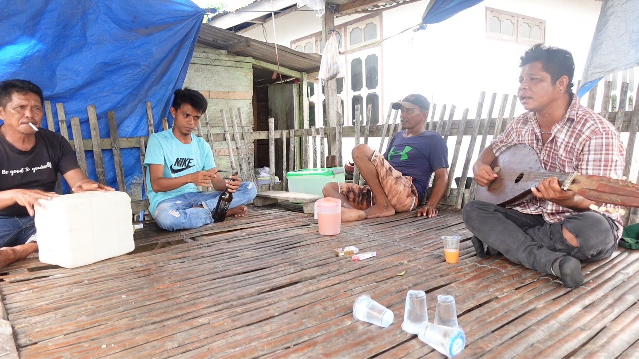 Petikan Gambus Buton Tengah Mengingat Kampung Halaman