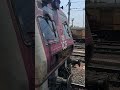 My  train  enter  in howrah  station