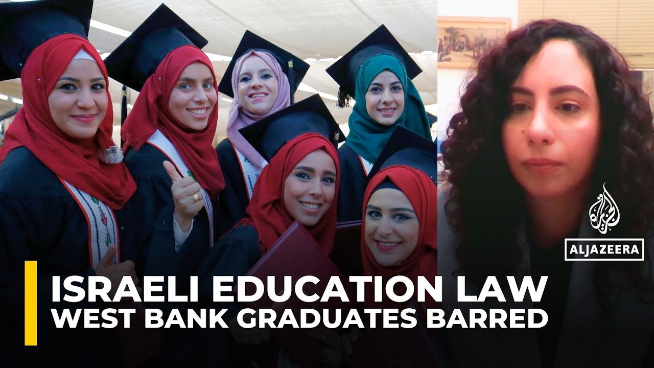 يحظر القانون الإسرائيلي على الفلسطينيين الإسرائيليين الحاصلين على شهادات من جامعات الضفة الغربية ممارسة مهنة التدريس.