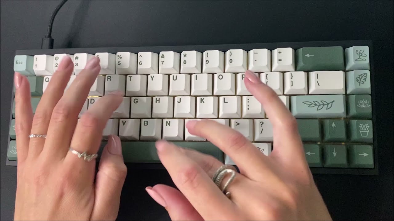 My first full keyboard build went ok sorta? Tofu65 with lilac switches!