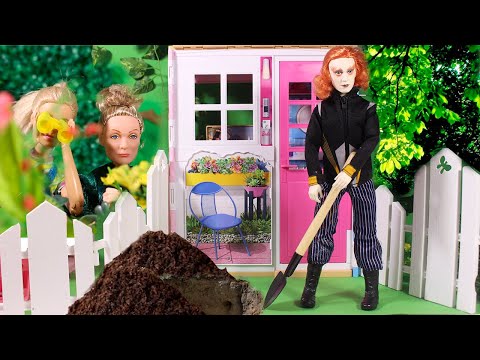 Video: Barbie Yang Popular Menentang Stereotaip Gender