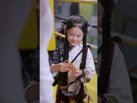 招财进宝，小小福星闯进门 poster