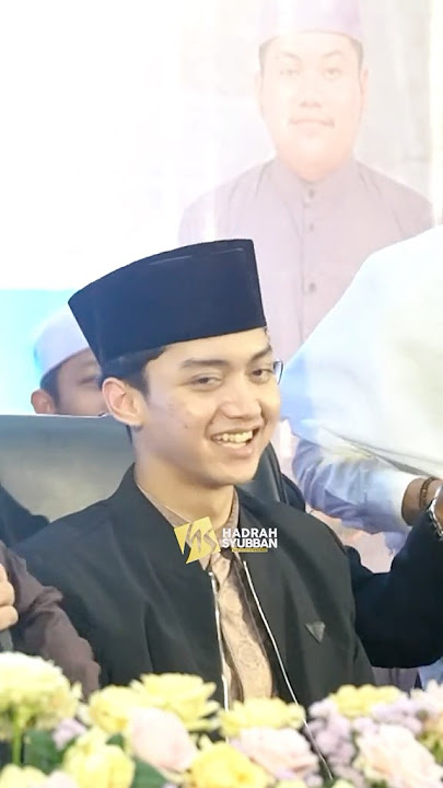 Udah dapet sepeda minta foto sama gus azmi lagi 😁