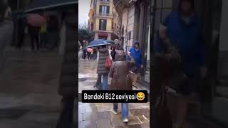 İyi Şemsiyeyi Almiş 🤪🤪