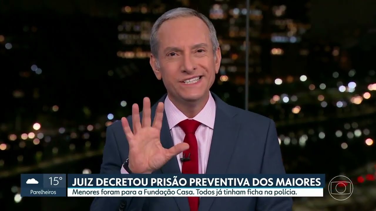 'Gangue da correntinha' rouba quem passa pela Praça da Sé. (SP2 - 13/07/2022)