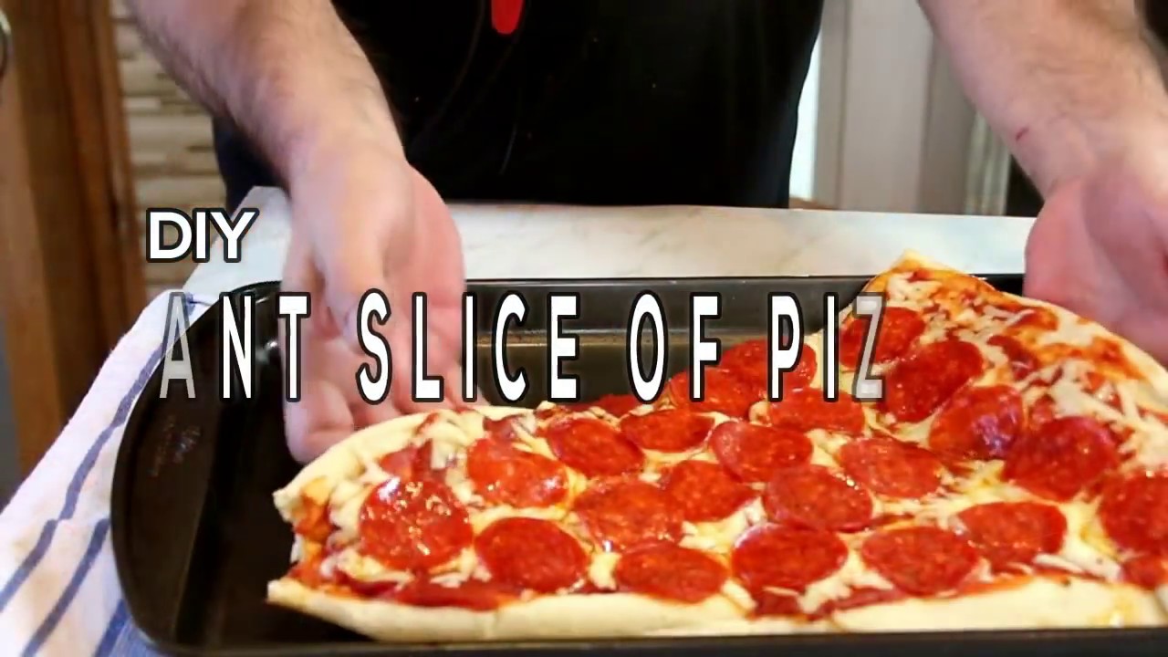 World's Biggest Pizza Slice - YouTube