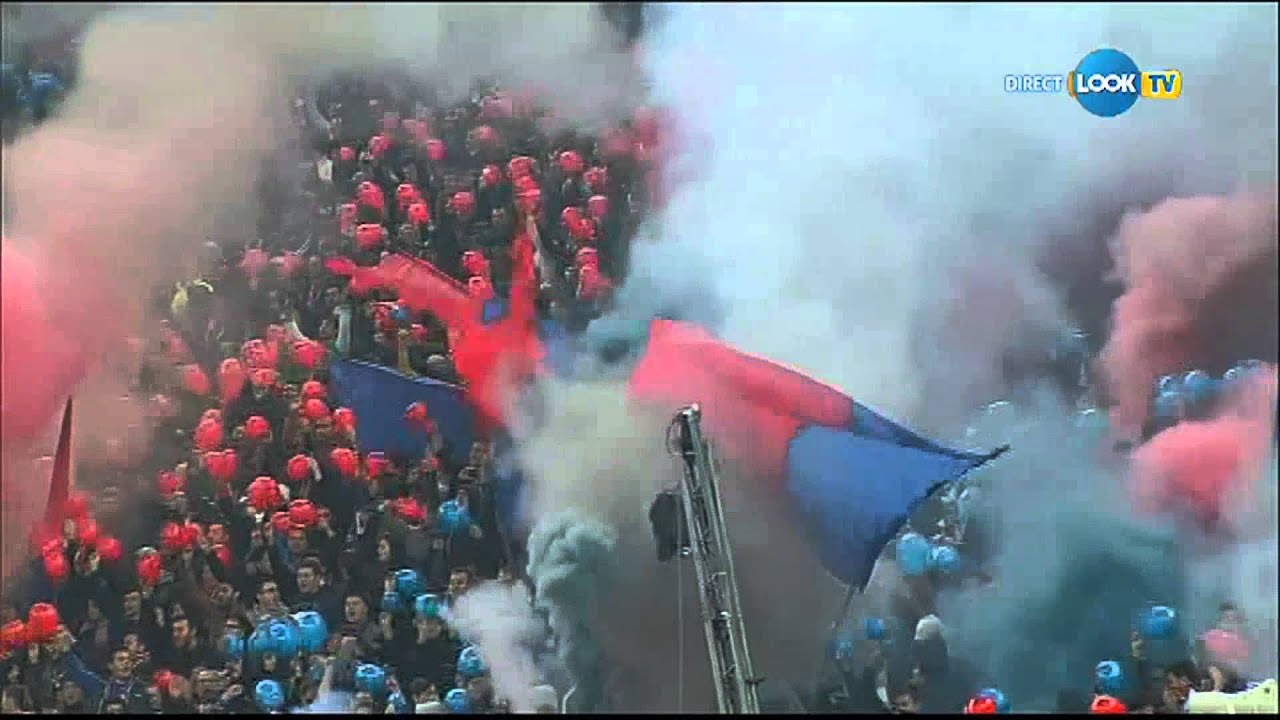 Suporterii in tribune la Steaua-Dinamo liga 1 clasament