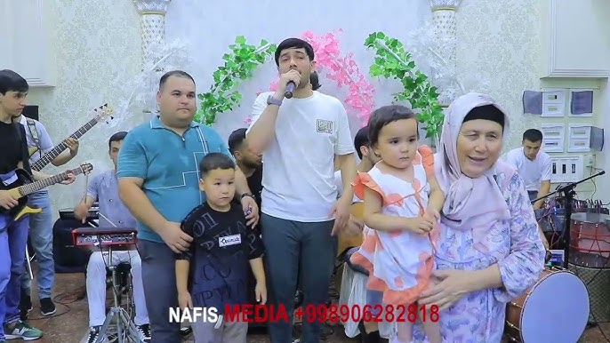 Katta sikli yigitlar yakkaxon tomosha qilishadi Bachadondagi manga jinsiy olatni