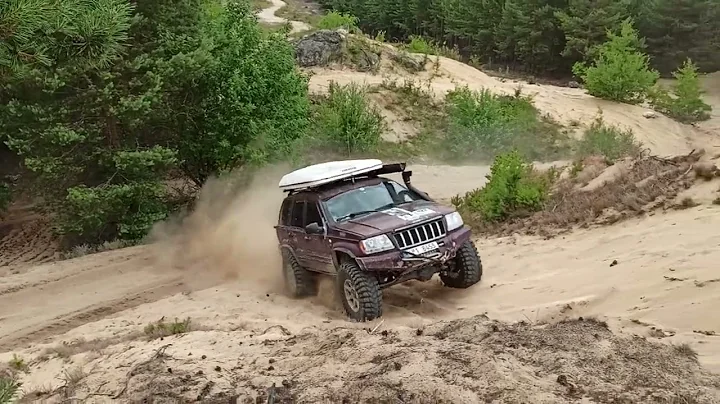 Jeep Grand Cherokee V8, Offroad ,Maxxis Trepador 37'' , Sand