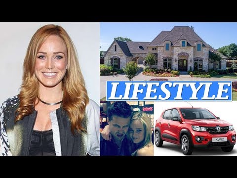 Video: Caity Lotz netto waarde: Wiki, Getroud, Familie, Trou, Salaris, Broers en susters