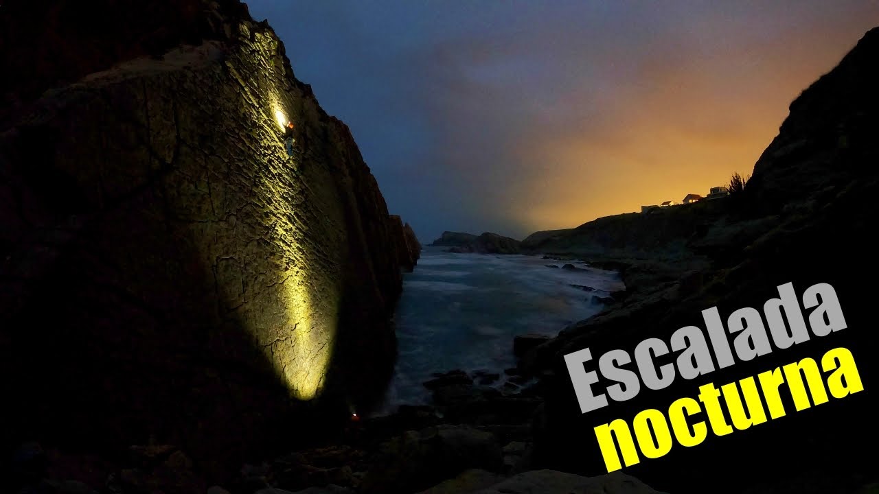 Escalada nocturna // Acantilados de la Arnía