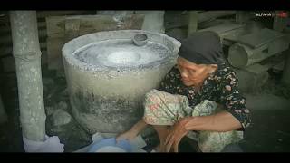Download Lagu Alat Giling Tradisional (Jeungki Top Teupong) Asal Aceh MP3 Download Lagu Alat Giling Tradisional (Jeungki Top Teupong) Asal Aceh MP3