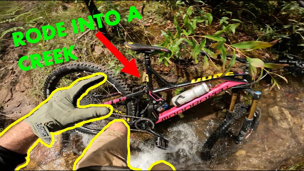 Lithgow Enduro MTBing; Into a creek, Left Hand Gully - YouTube