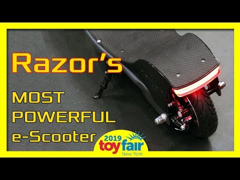 Video: Moet de Razor-scooter aan staan tijdens het opladen?