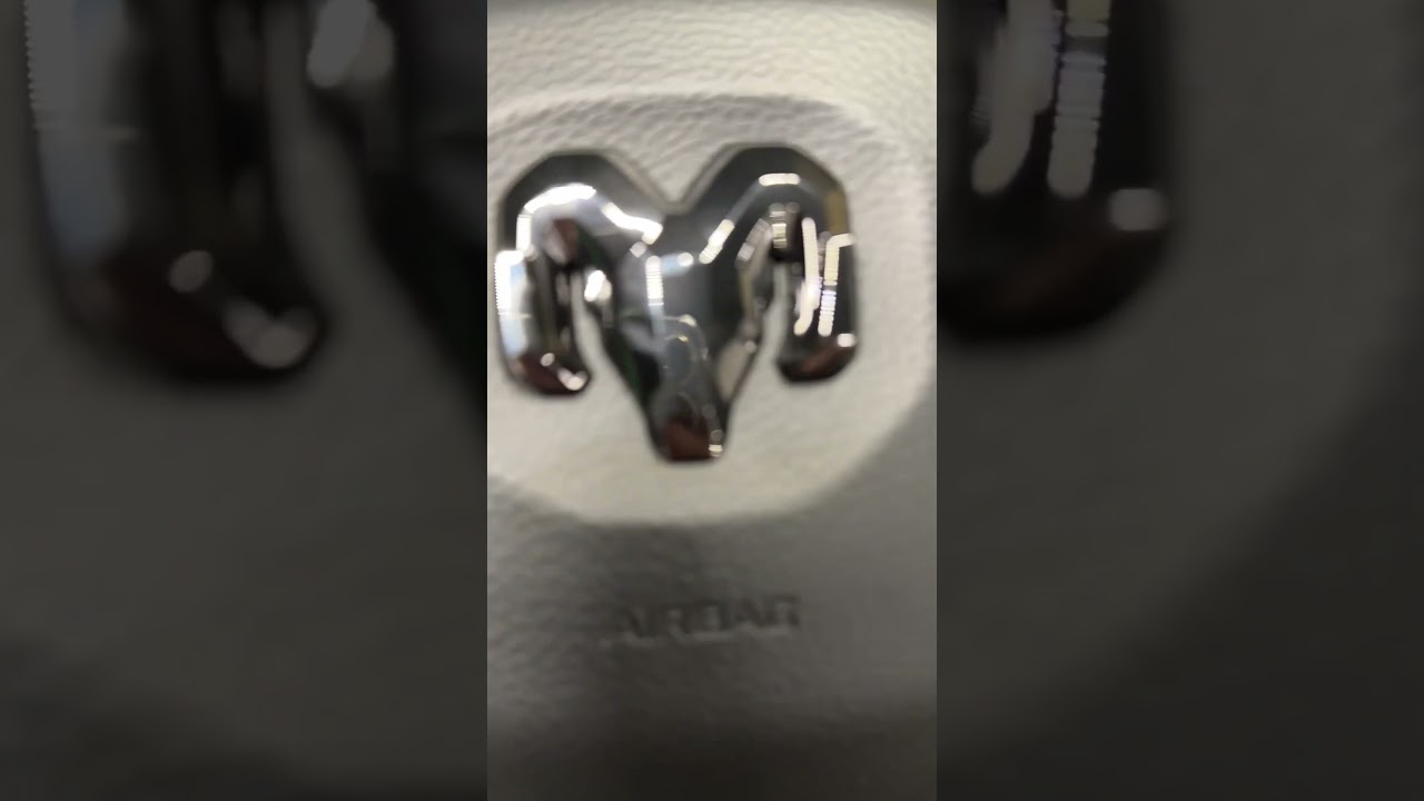 Тюнинг руля Dodge RAM TRX / Dodge RAM TRX carbon fiber steering wheel 