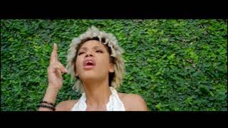 ME LUV THE WAY feat Roody Roodboy (Official Video)