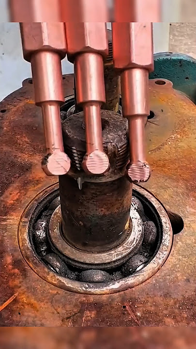 Bearings on the engine wall