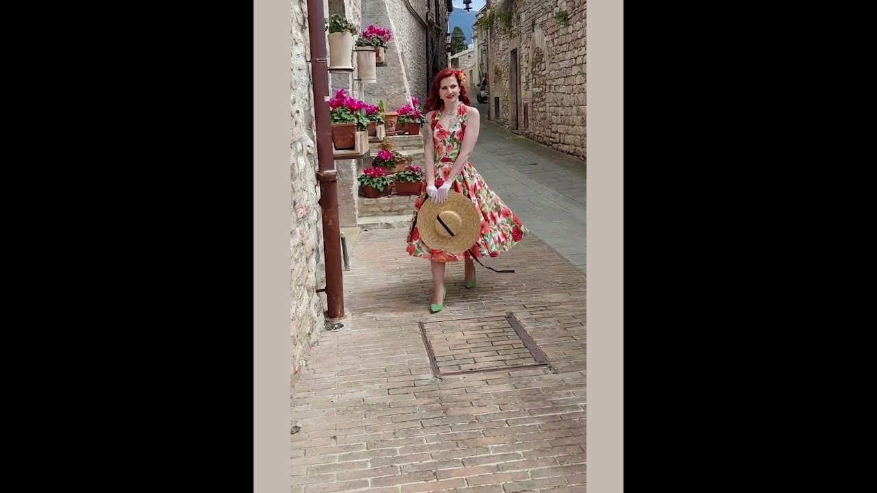 The perfect Floral Dress: 1950s Halterneck Circle Dress Roses In Bloom Red by Vivien of Holloway