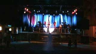 ORQUESTA LA PASARELA RIOJA EN VILLAMEDIANA-AMOR QUE VIENES CANTANDO.mpg