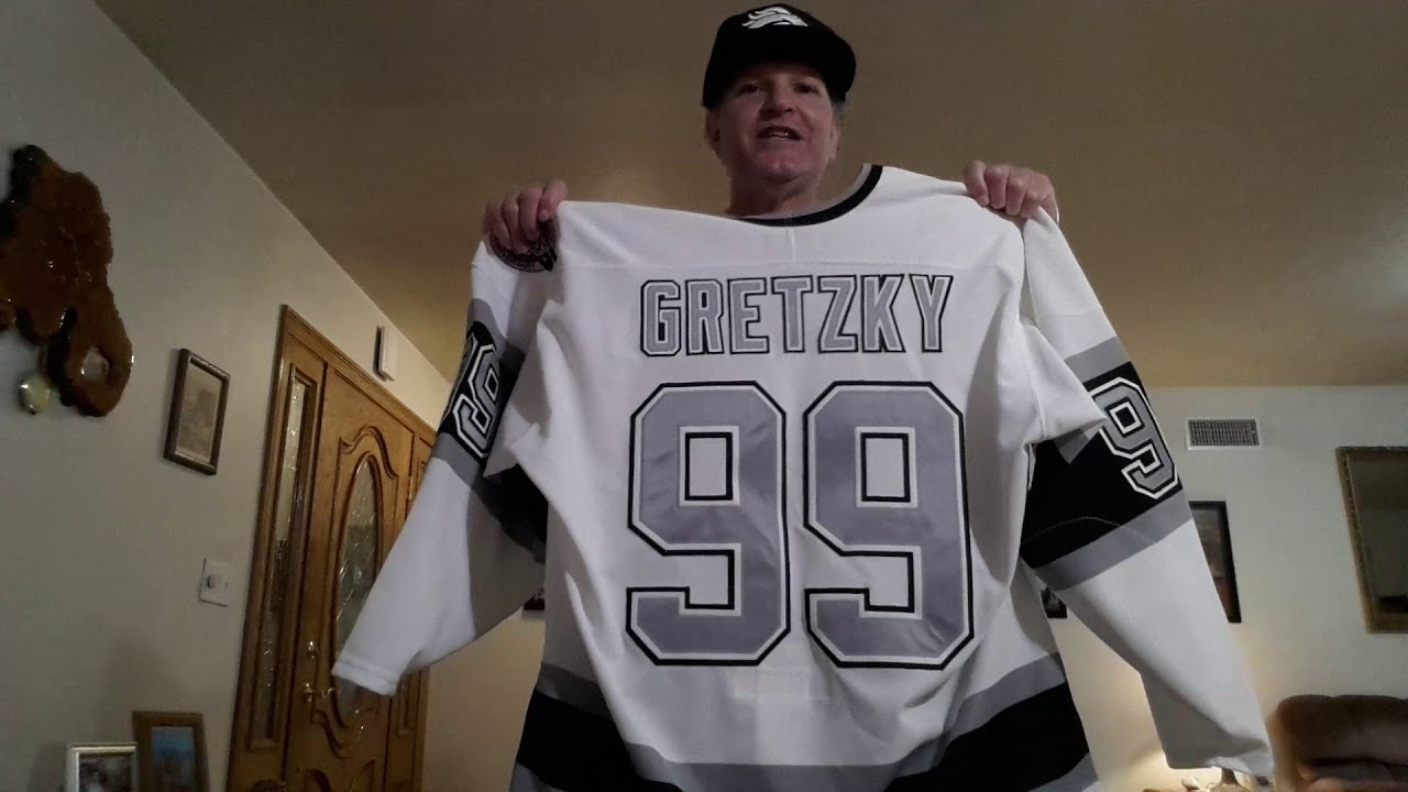 Wayne Gretzky, CCM On Ice Pro Jersey, Full Review!