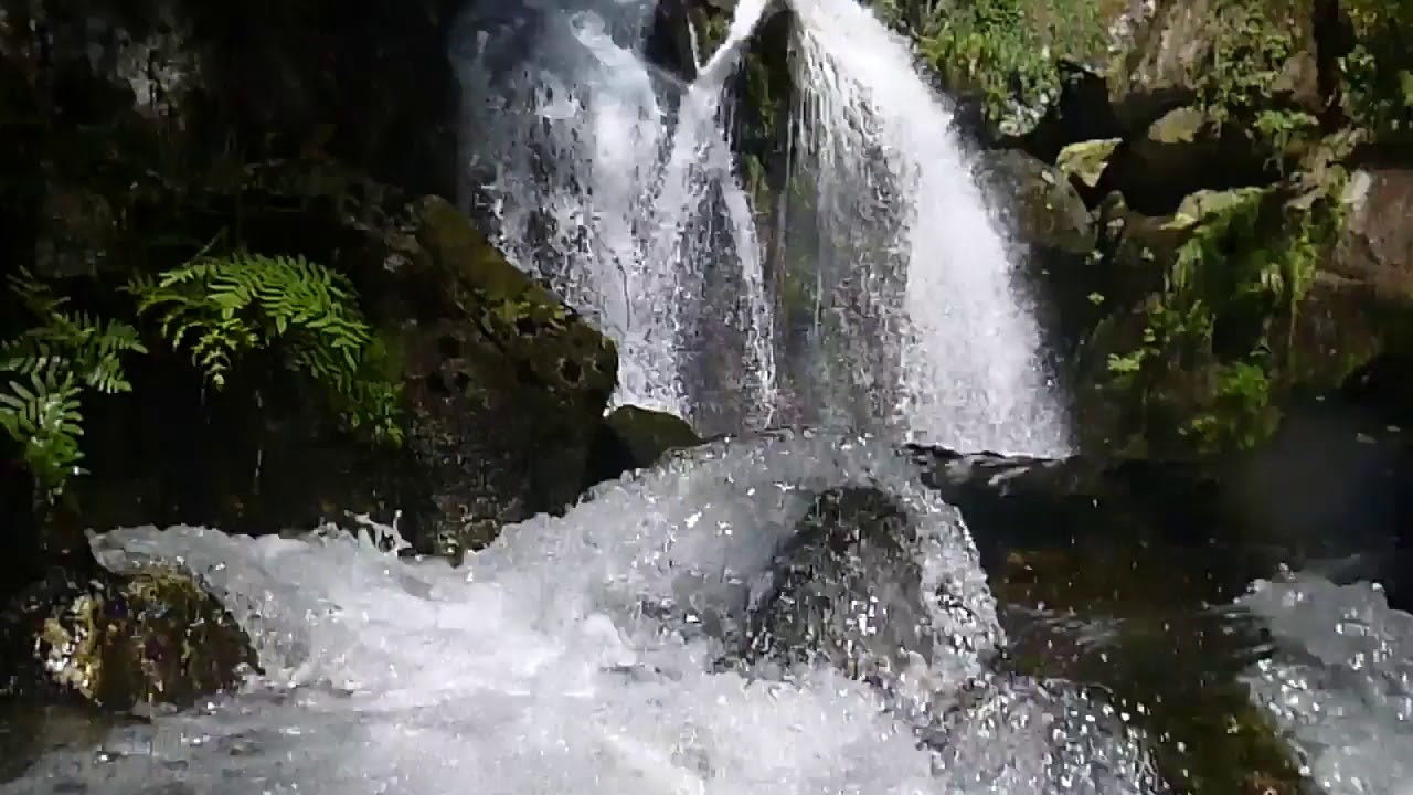 FERVENZA DE NARAHIO, SAN SATURNINO, A CORUÑA GALICIA. LEO ROJAS, El cóndor pasa.