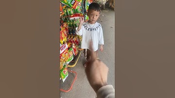 Pipi hư quá mẹ không mua con vứt hết #shortvideo