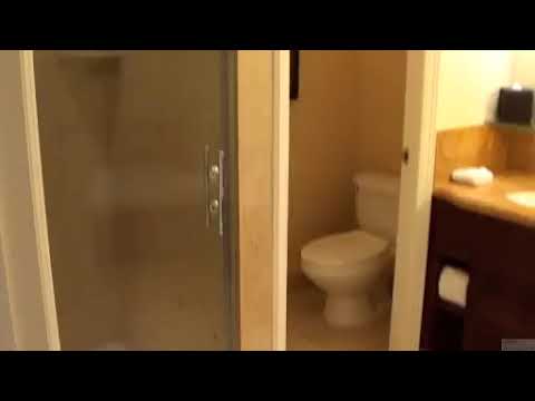 Maui Ritz-Carlton Hotel - Residence Garden View Suite room and bathroom