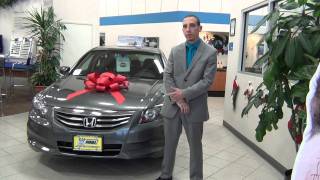 JJ explains the features of the 2012 Accord SE