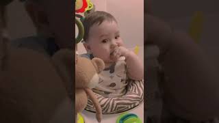 Отобрали у малыша вкусняшку? What happens if take candy from a child  #Shorts